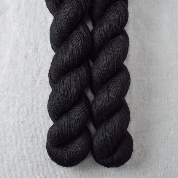 Ebony - Miss Babs Katahdin 600 yarn