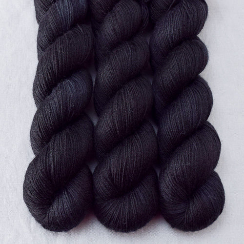 Ebony - Miss Babs Katahdin 437 Yarn