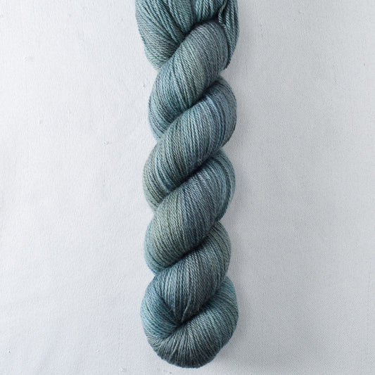 Elue - Miss Babs Caroline yarn