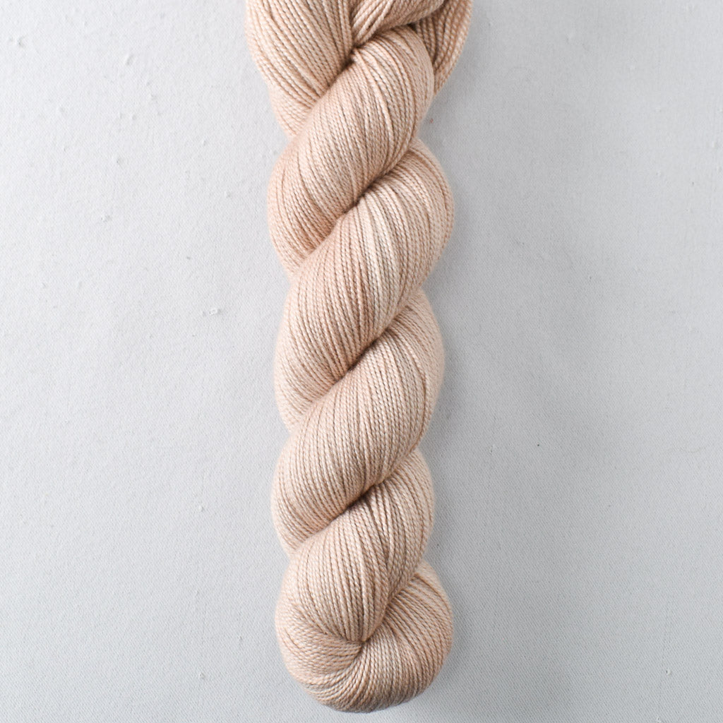 En Pointe - Miss Babs Avon yarn
