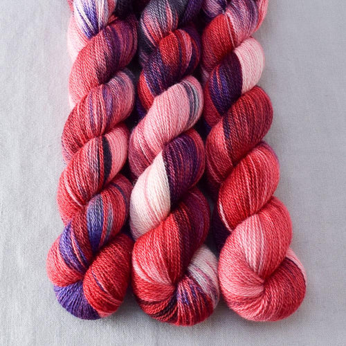 Fang - Miss Babs Yet yarn