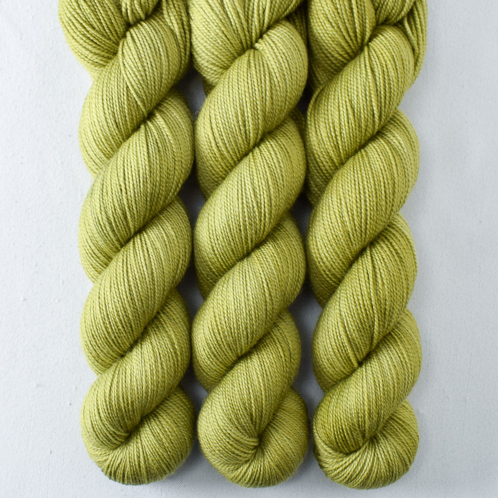 Fiddlehead - Miss Babs Yummy 2-Ply superwash Merino wool yarn