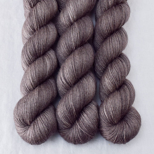 Field Mouse - Miss Babs Katahdin 437 yarn