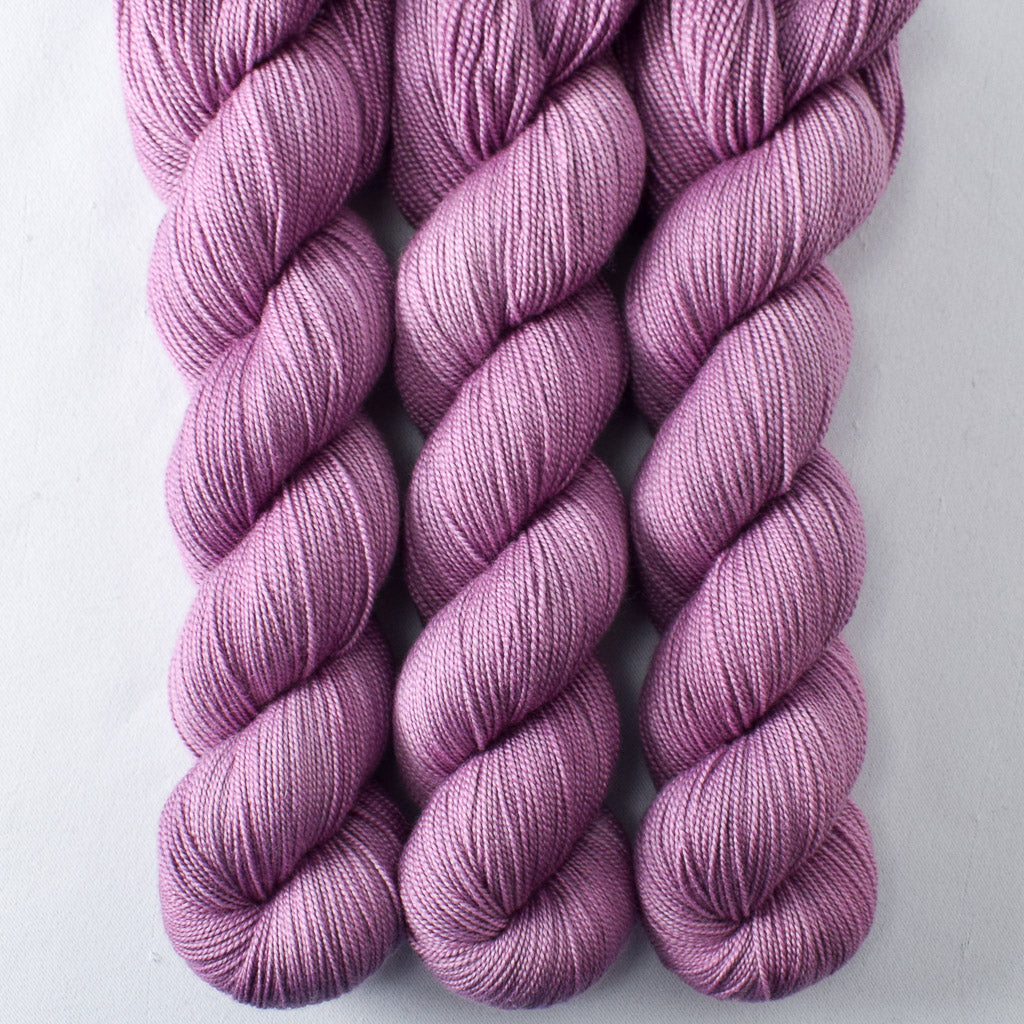 Fig - Miss Babs Avon yarn