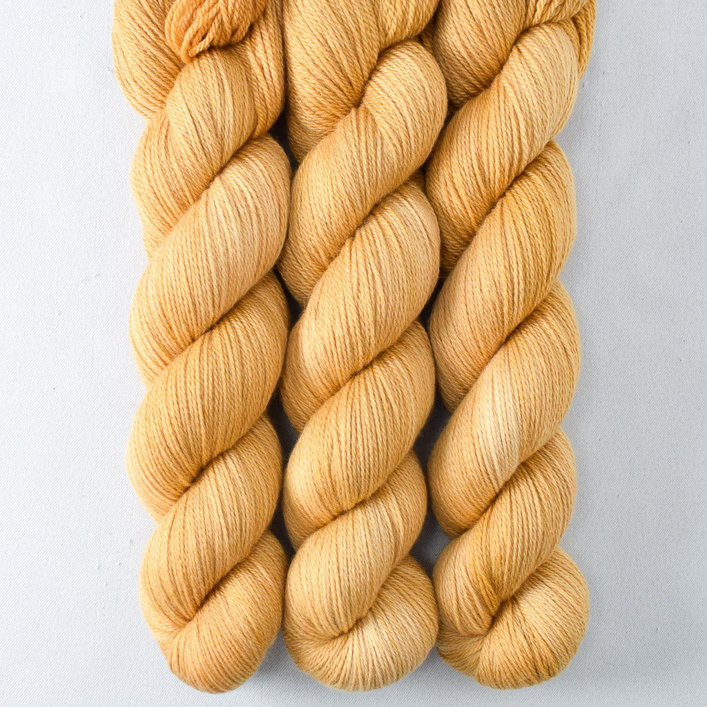 Filigree - Miss Babs Caroline yarn