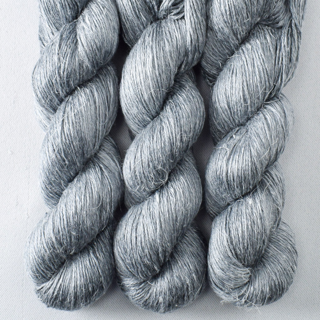 Flint - Miss Babs Damask yarn