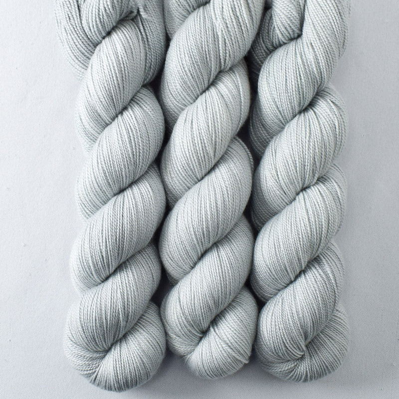 Fogbound - Miss Babs Avon yarn