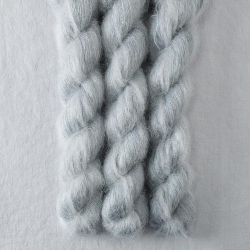 Fogbound - Miss Babs Moonglow yarn