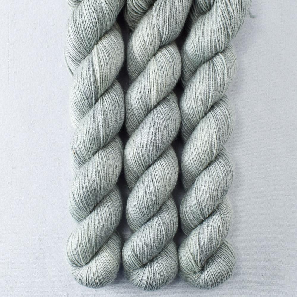 Fogbound - Miss Babs Katahdin 437 superwash BFL wool yarn