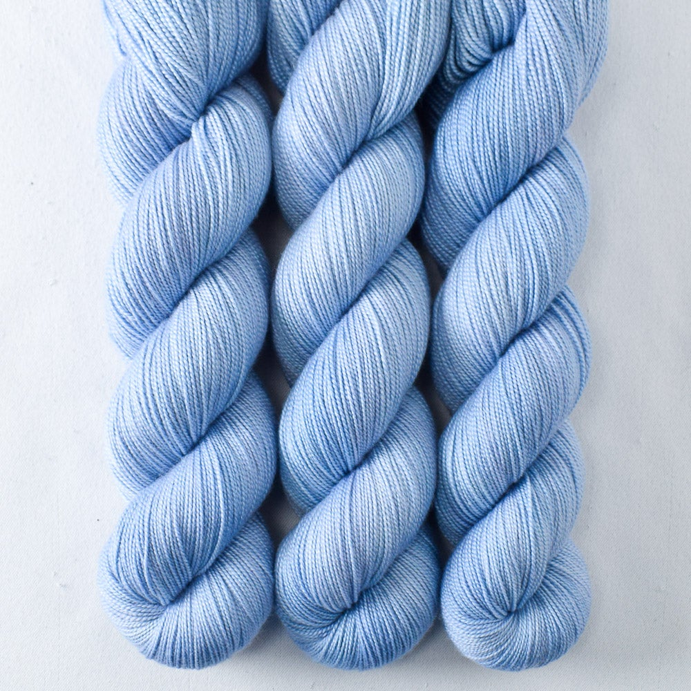 Frosting - Miss Babs Avon yarn