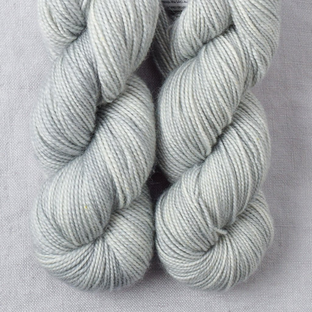 Frosty Kiss - Miss Babs Yummy 2-Ply Toes superwash Merino wool yarn