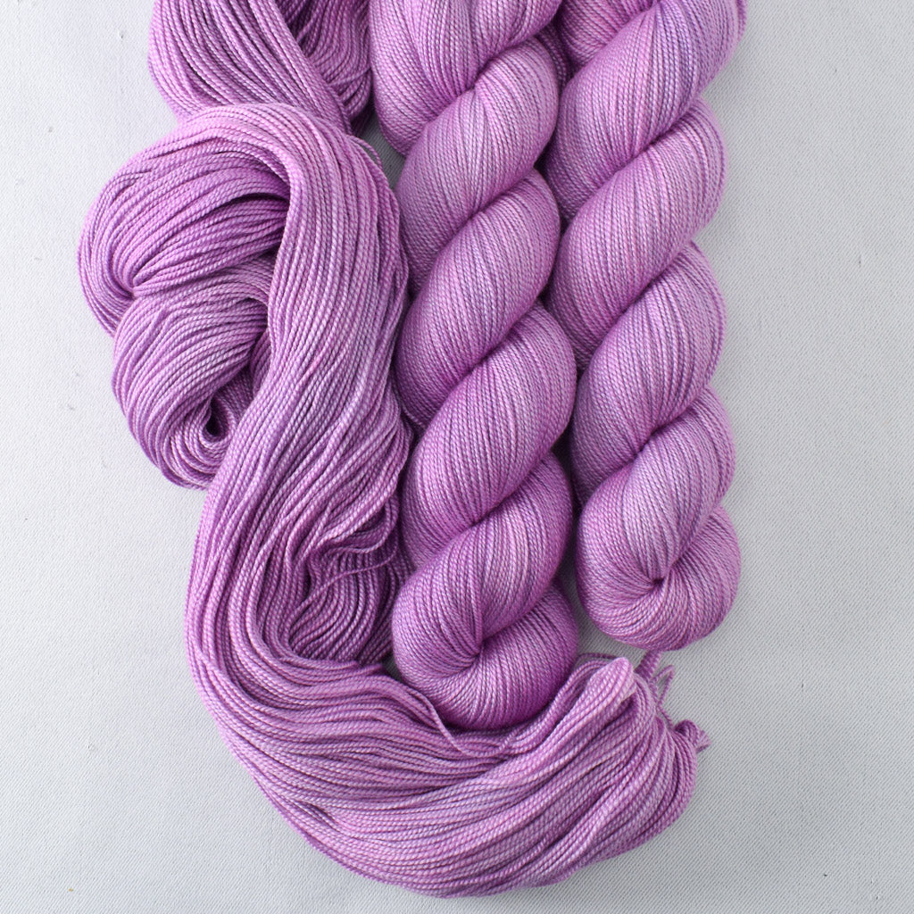 Glimmer - Miss Babs Avon yarn