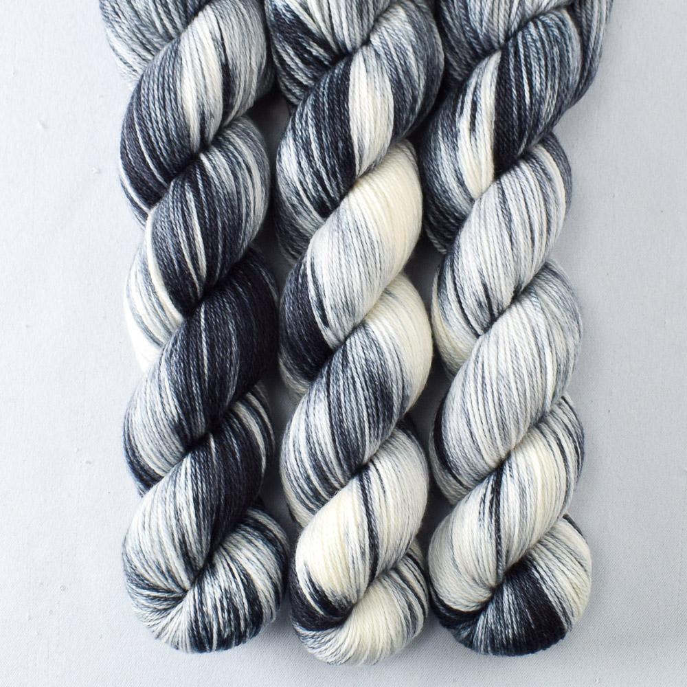 Graphic - Miss Babs Caroline merino-cashmere-nylon yarn