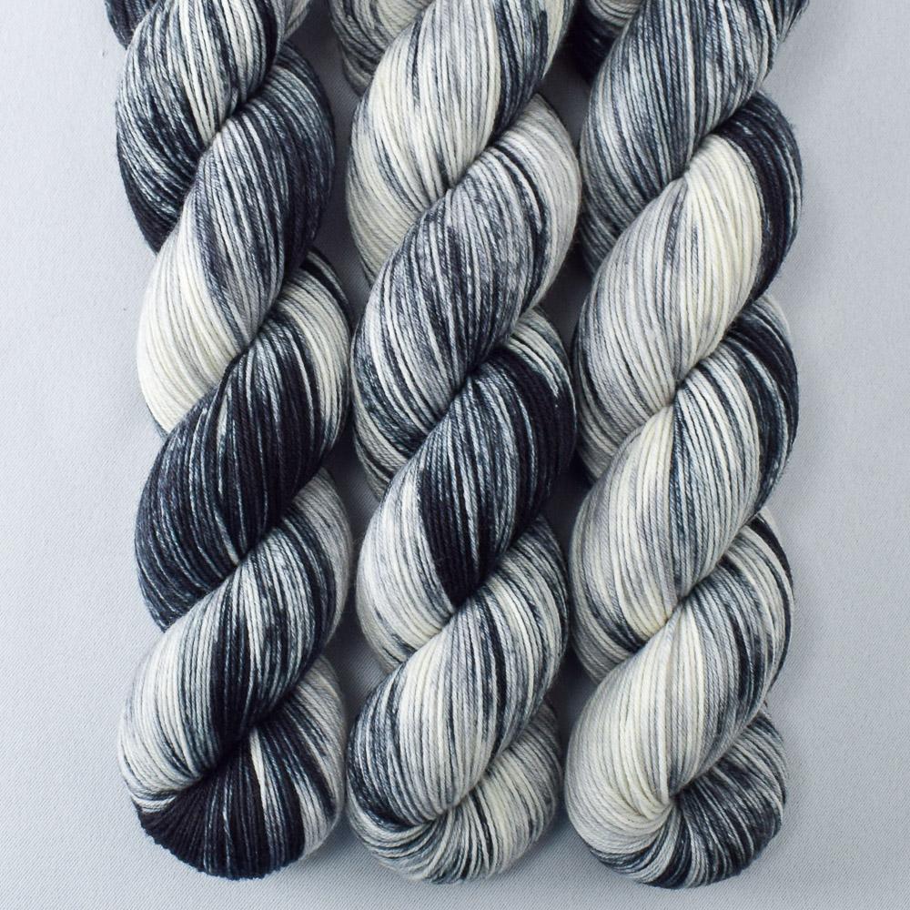 Graphic - Miss Babs Putnam yarn