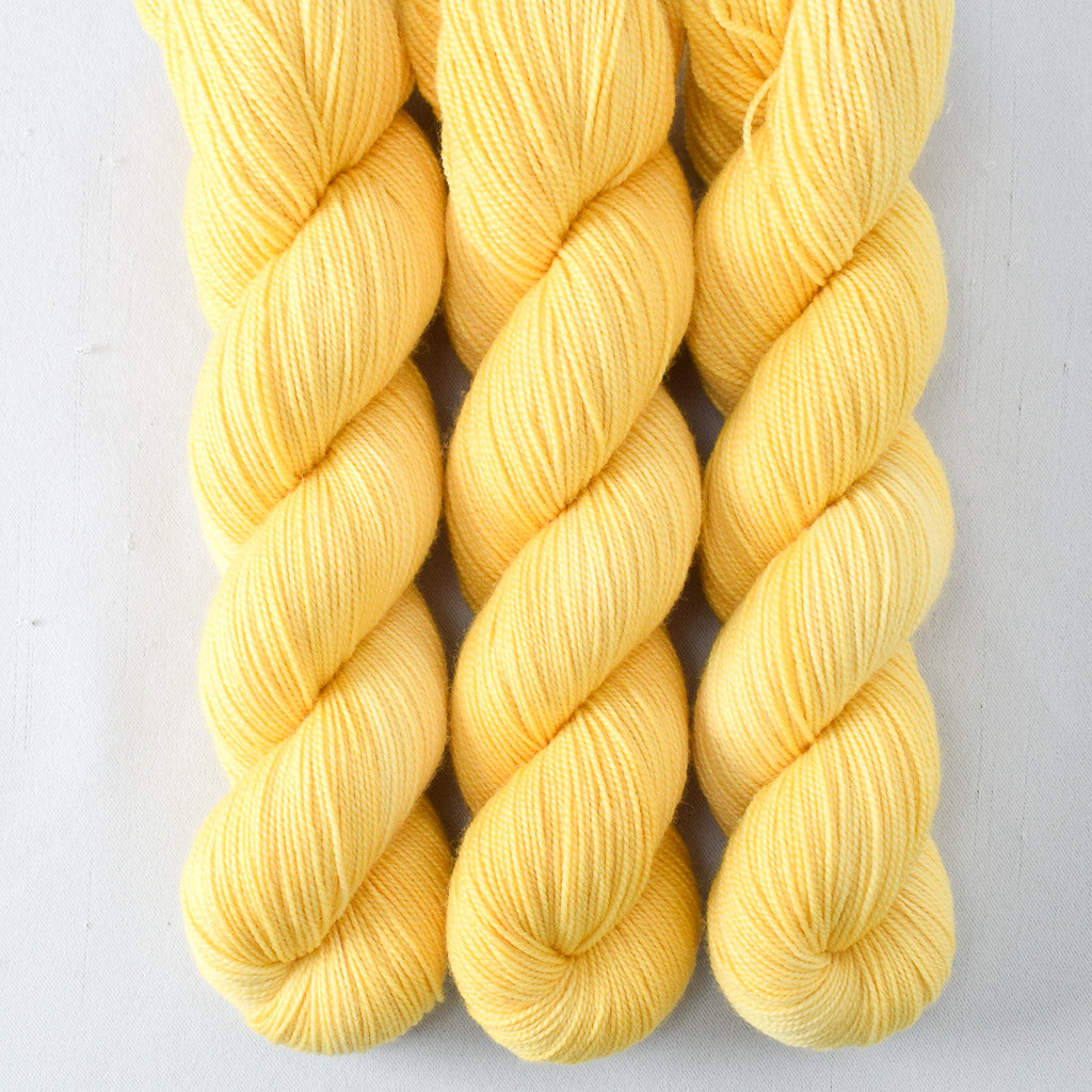 Halo - Miss Babs Yummy 2-Ply superwash Merino wool yarn