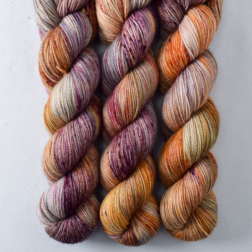 Harvest Plenty - Miss Babs Caroline merino-cashmere-nylon yarn