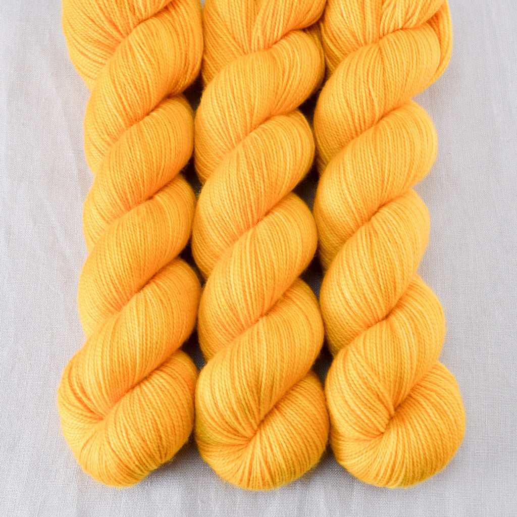 Helio - Miss Babs Yummy 2-Ply superwash Merino wool yarn