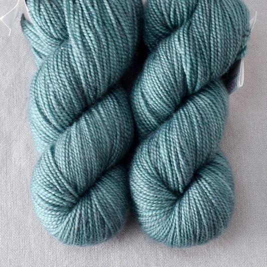 Heron - Miss Babs Yummy 2-Ply Toes superwash Merino wool yarn
