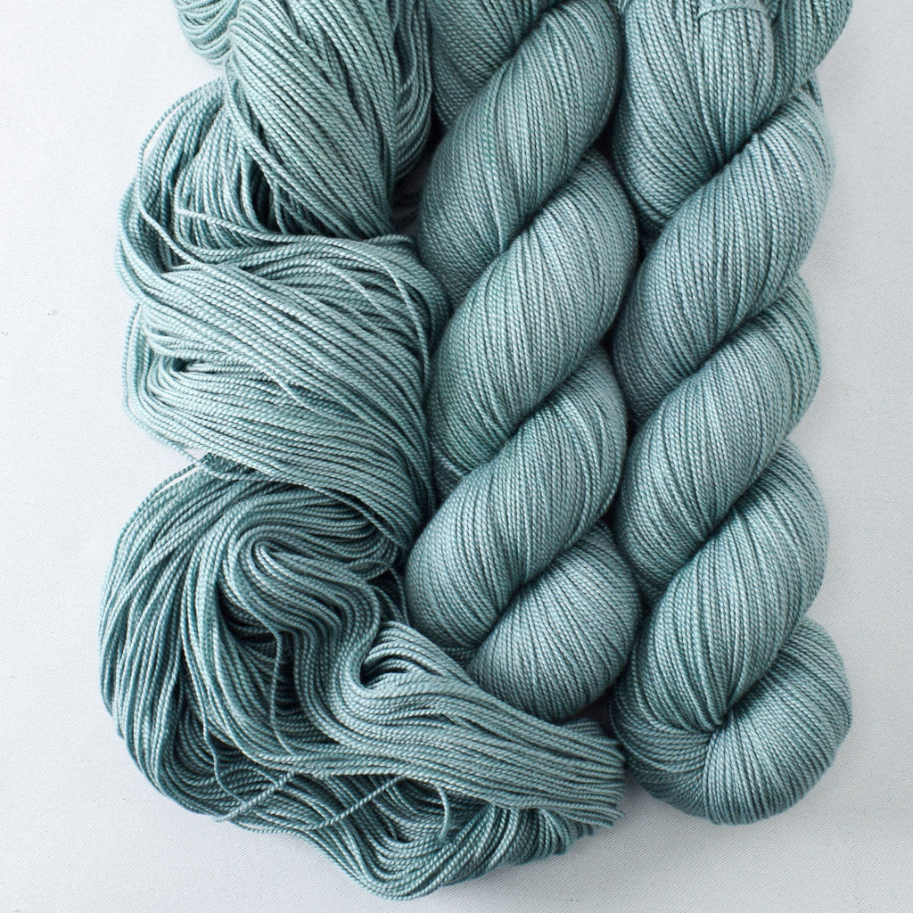 Heron - Miss Babs Avon yarn