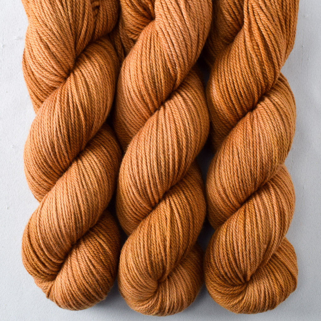Honeycake - Miss Babs Intrepid yarn