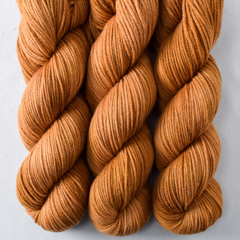 Honeycake - Miss Babs Intrepid yarn