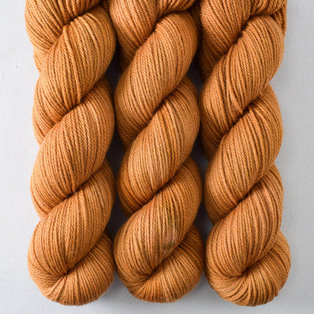 Honeycake - Miss Babs Killington wool and silk blend yarn