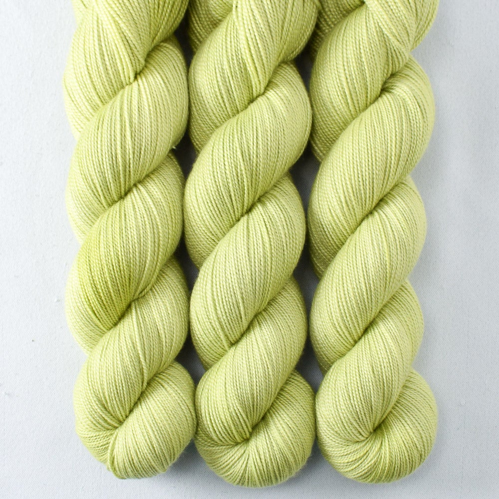 Iantha - Miss Babs Avon yarn