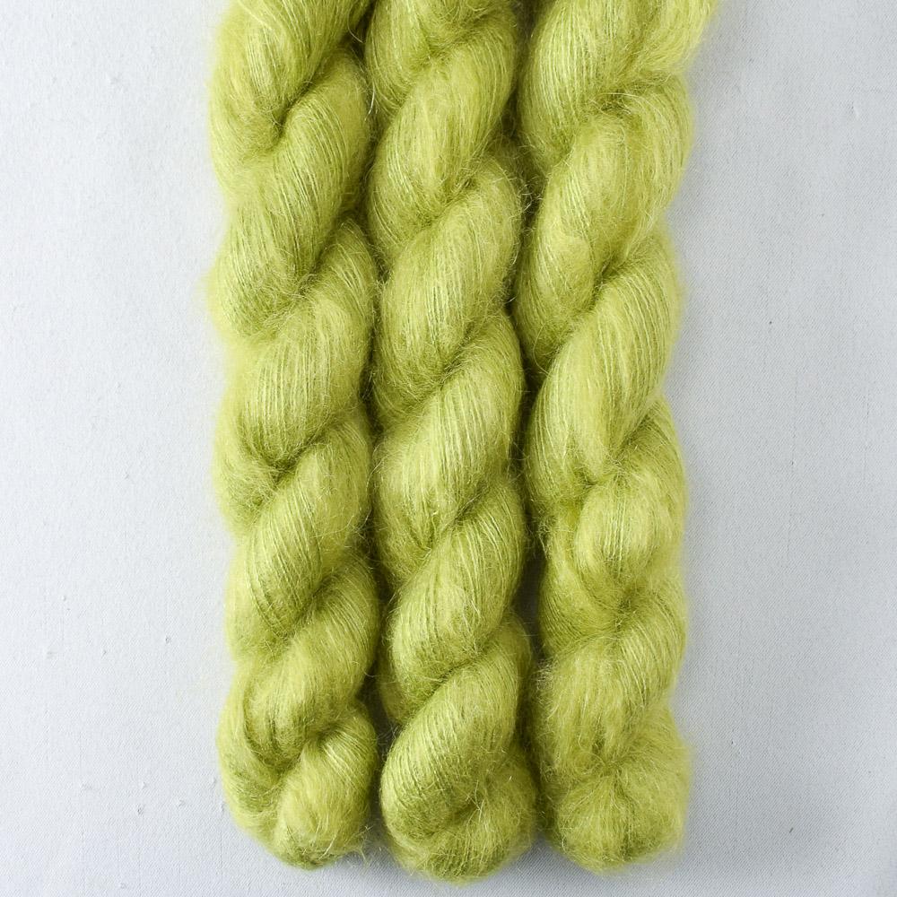 Iantha - Miss Babs Moonglow yarn