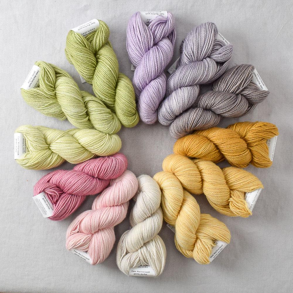 Icing Roses - Miss Babs Great British Baking Shawl Set