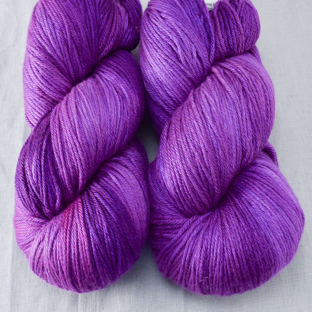 Impatiens - Miss Babs Big Silk wool and silk blend yarn