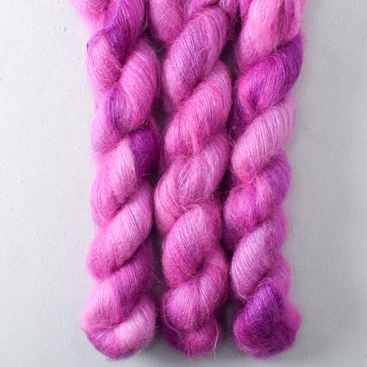 Impatiens - Miss Babs Moonglow yarn