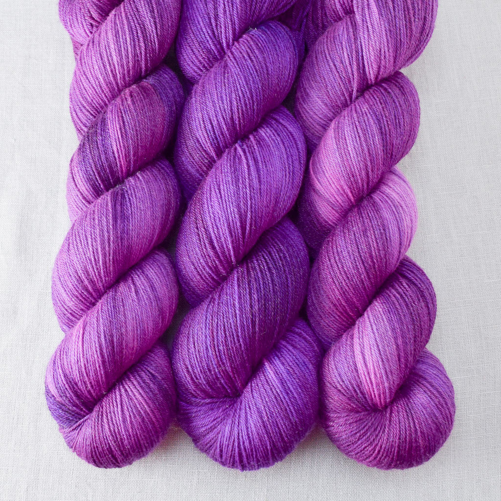Impatiens - Miss Babs Tarte wool blend sock yarn