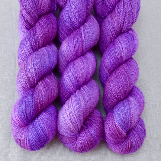 Impatiens - Miss Babs Yet yarn