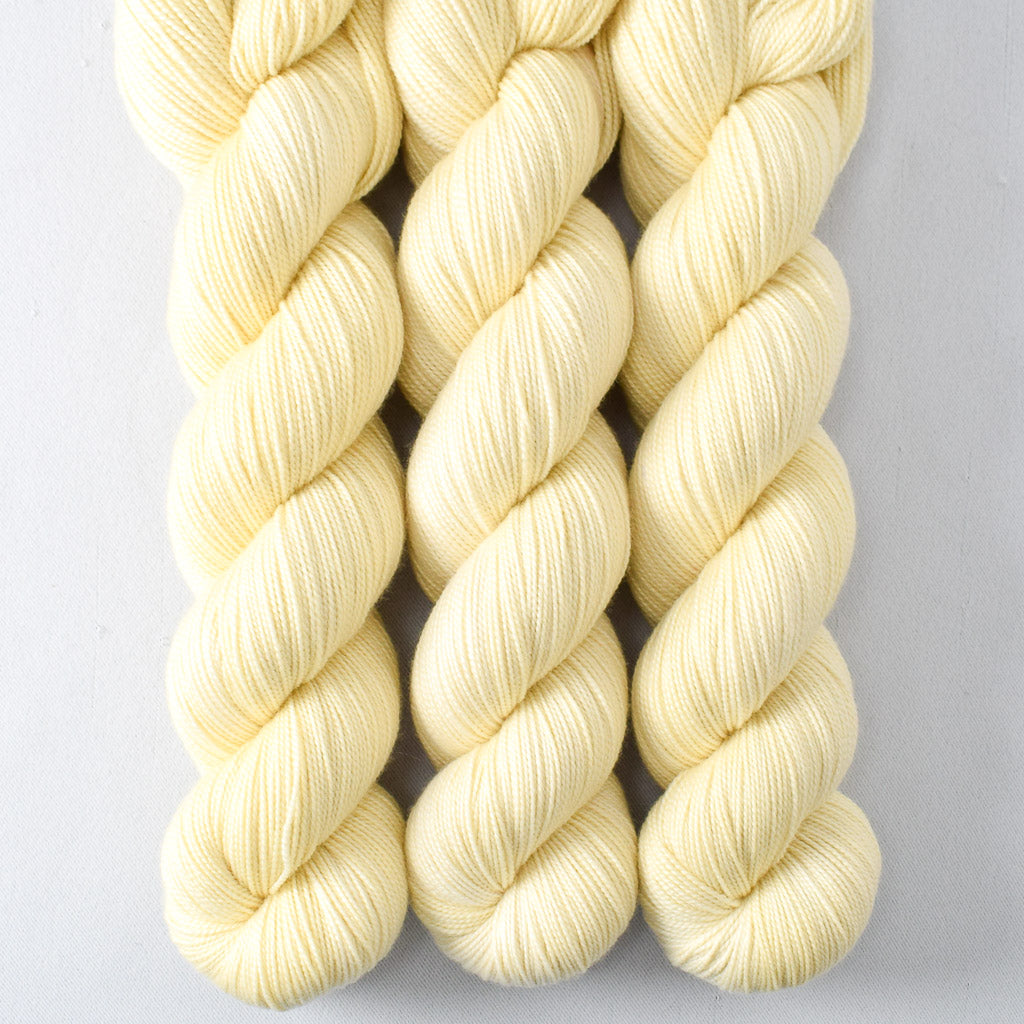 Jonquil - Miss Babs Avon yarn