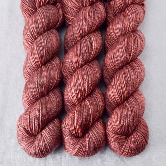 Karabiber - Miss Babs Yummy 2-Ply superwash Merino wool yarn