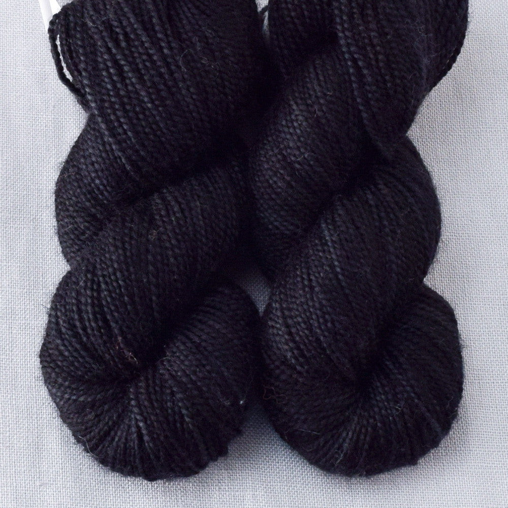 Kennedia - Miss Babs Yummy 2-Ply Toes superwash Merino wool yarn
