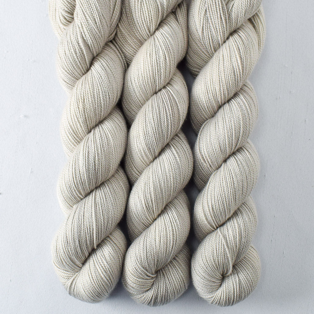 Kernel - Miss Babs Avon yarn