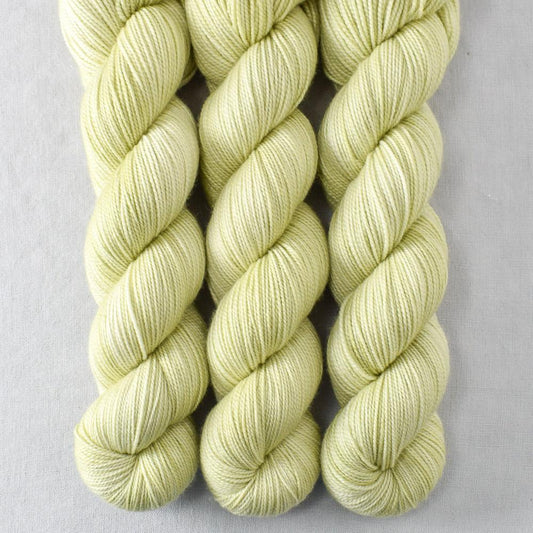 Lacewing - Miss Babs Yummy 2-Ply superwash Merino wool yarn
