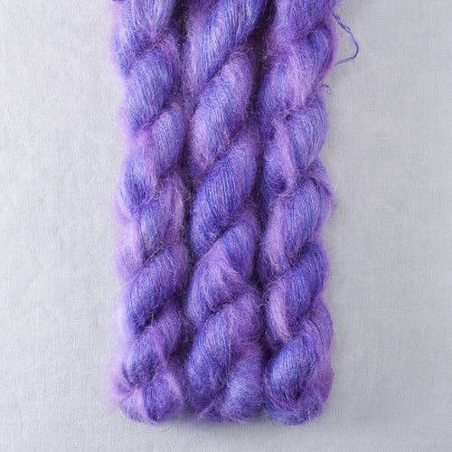 Light Clematis - Miss Babs Moonglow yarn