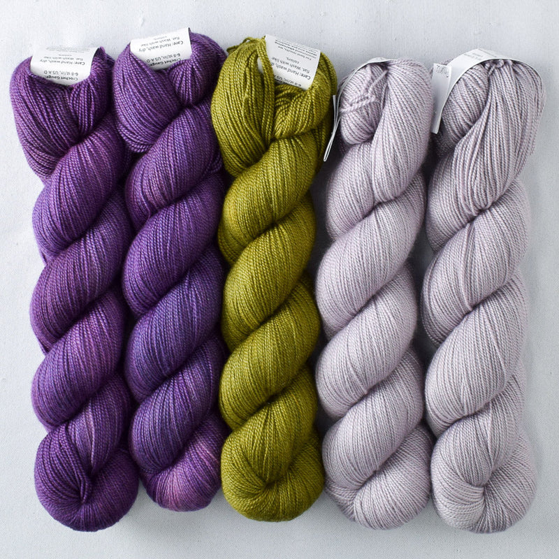 Lilacs, Moss, Provence - Miss Babs Avon Twists & Turns Set