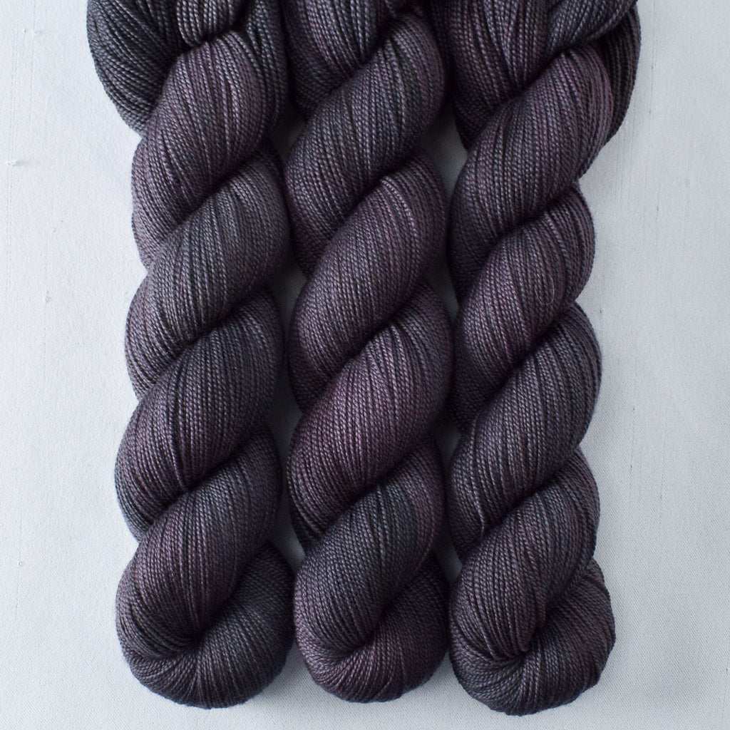 Lurch - Miss Babs Avon yarn