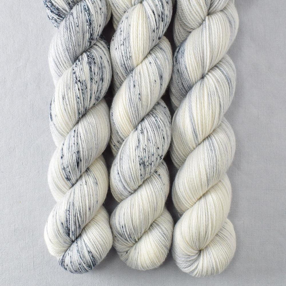 Magnesite - Miss Babs Caroline merino-cashmere-nylon yarn