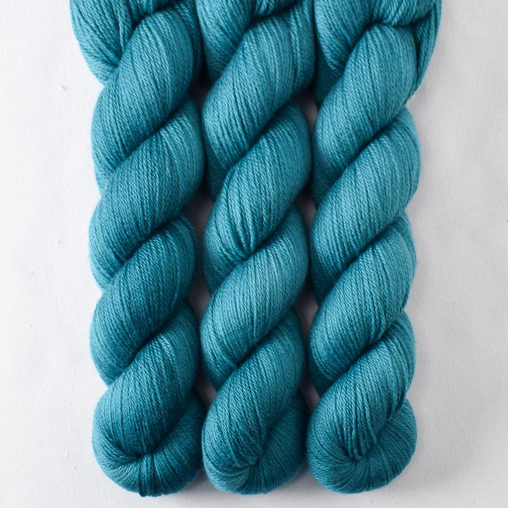 Mahi Mahi - Miss Babs Caroline merino-cashmere-nylon yarn