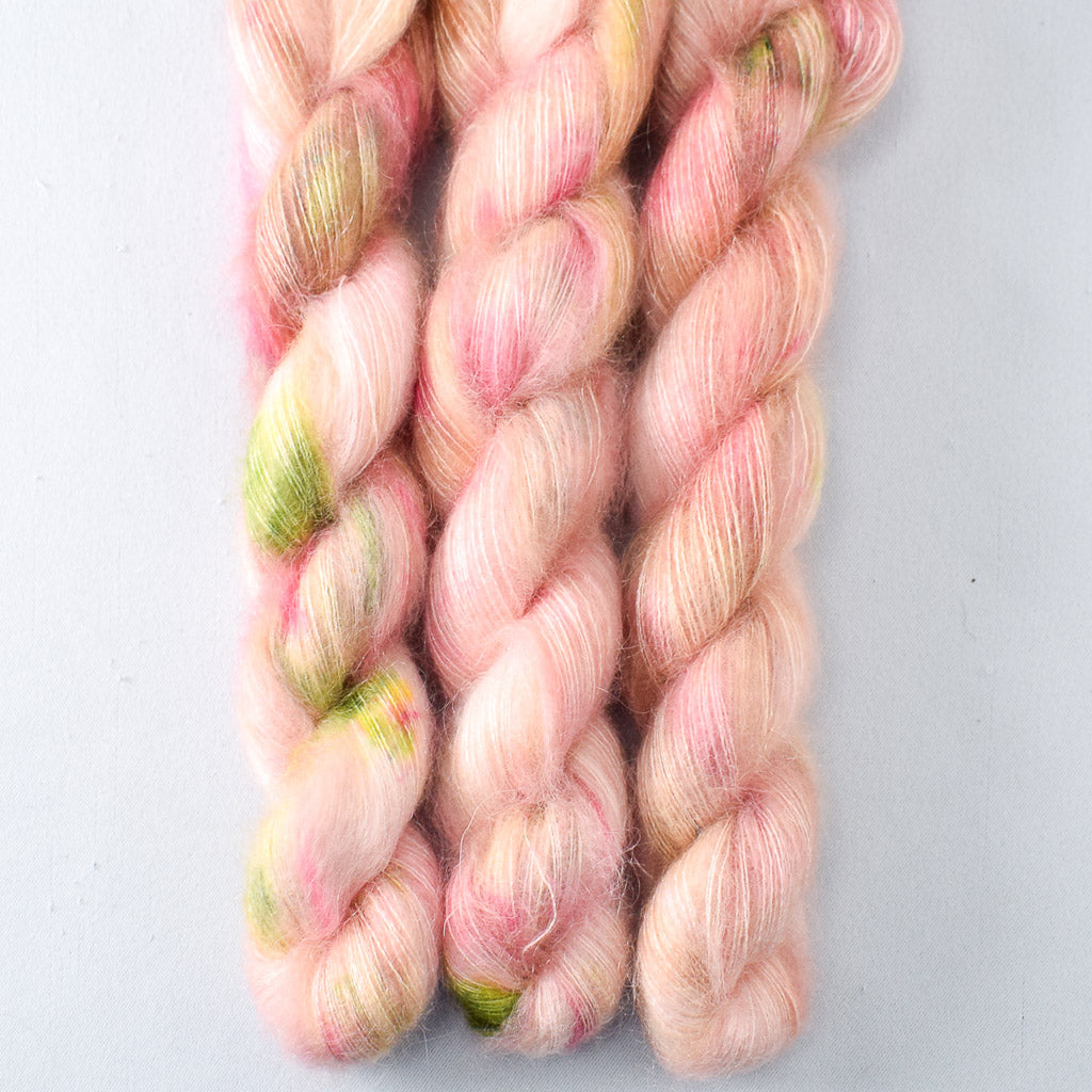 Mellow Apricot - Miss Babs Moonglow yarn