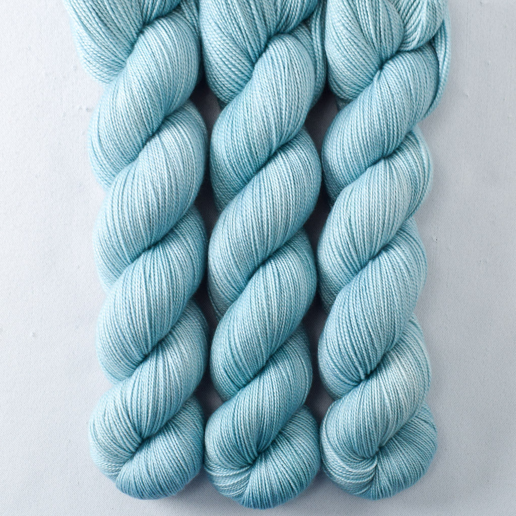 Meteors - Miss Babs Avon yarn