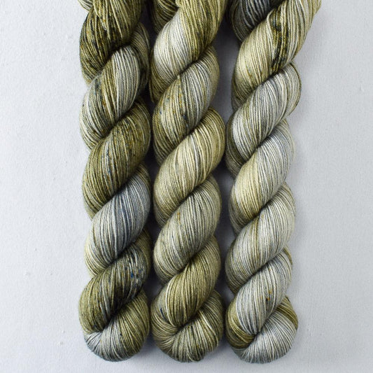 Migration - Miss Babs Katahdin 437 yarn