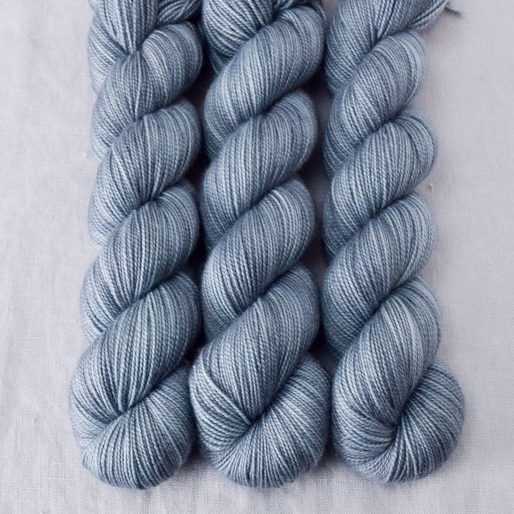 Mizar - Miss Babs Yummy 2-Ply superwash Merino wool yarn