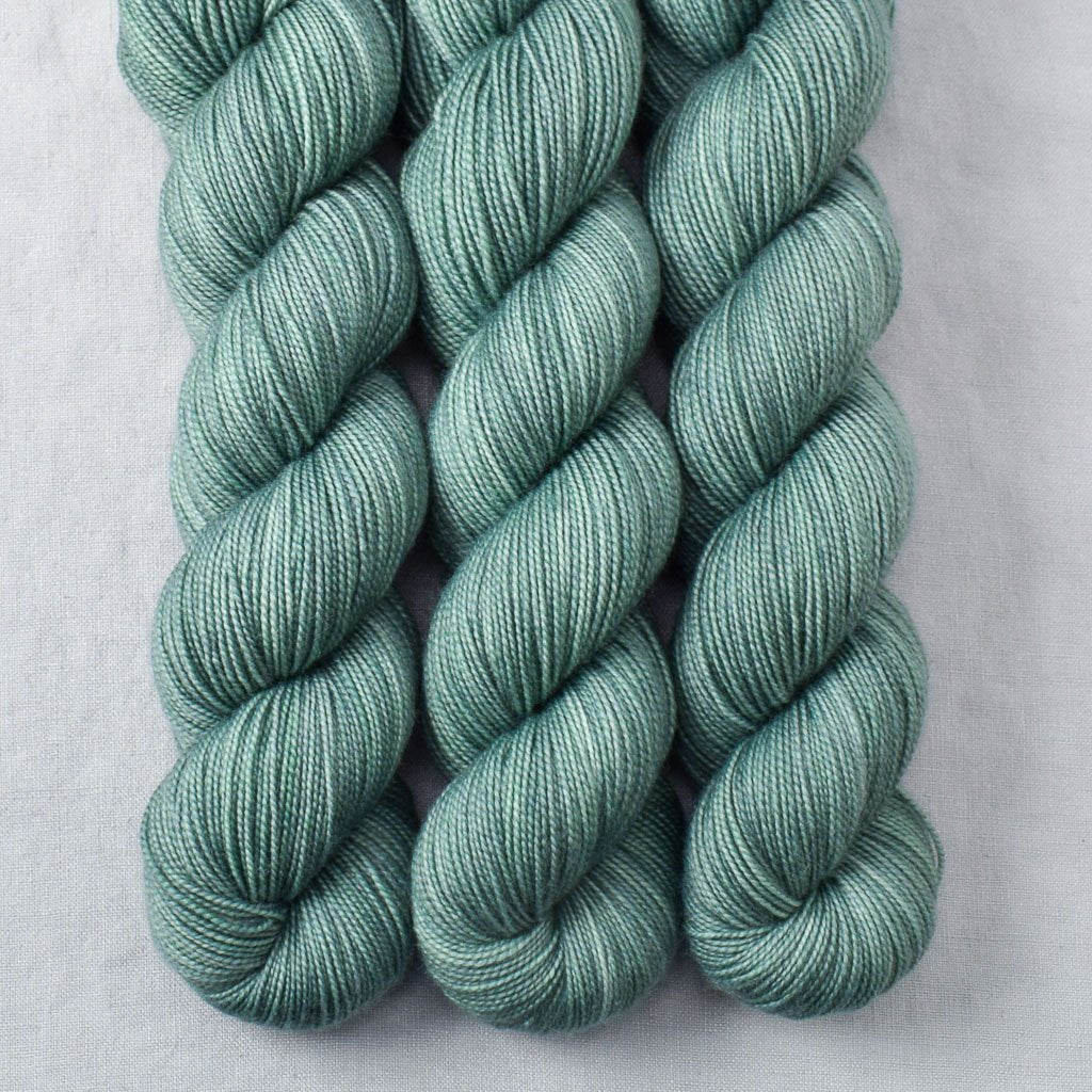 Mount Kootaloo - Miss Babs Yummy 2-Ply superwash Merino wool yarn