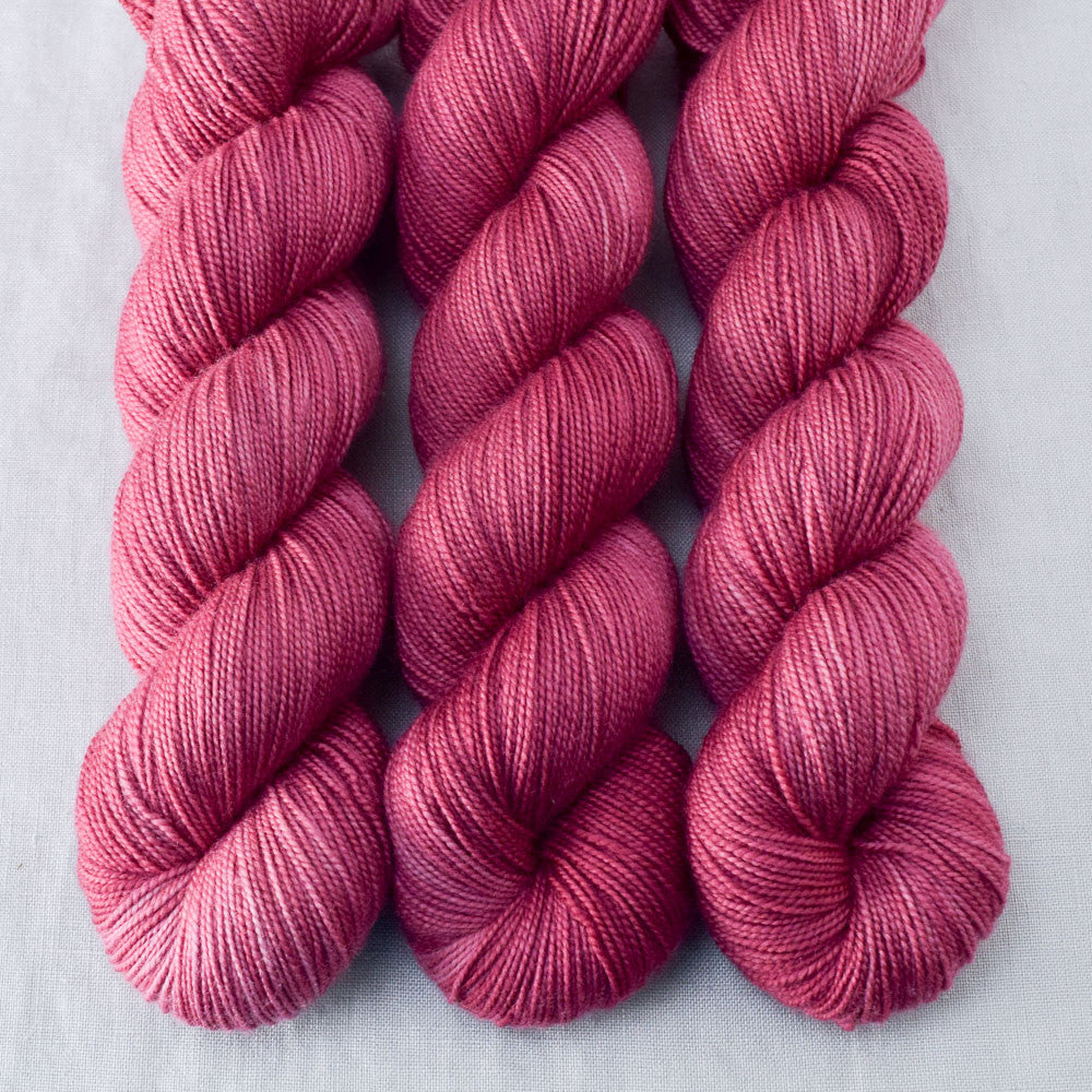 Murzim - Miss Babs Yummy 2-Ply superwash Merino wool yarn