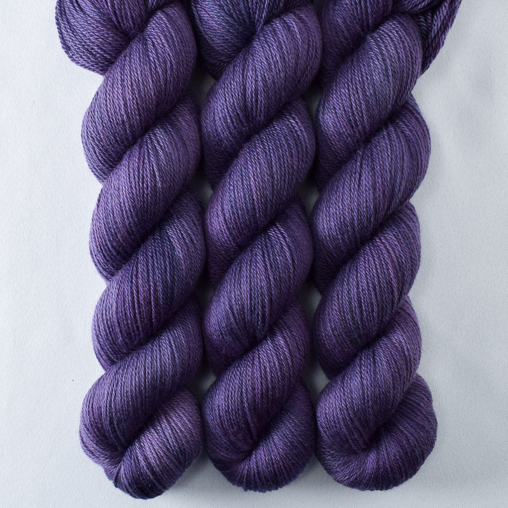 Muscadine Grapes - Miss Babs Caroline merino-cashmere-nylon yarn
